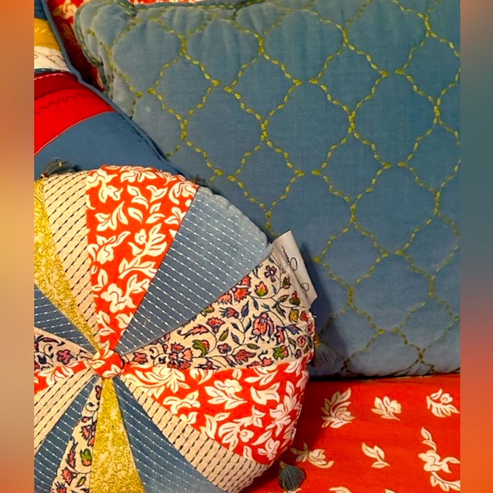 Two decorative pillows!